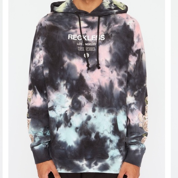 Young & Reckless sweaters. - Picture 12 of 16